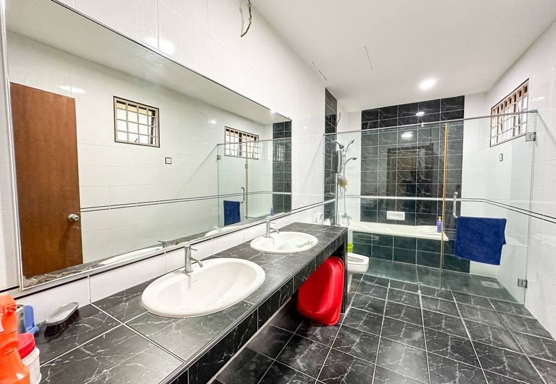 (FACING OPEN) Renovated 2.5 Storey Semi-D Taman Desa Baru 2, Koperasi Cuepacs, Cheras Selangor