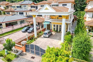 (FACING OPEN) Renovated 2.5 Storey Semi-D Taman Desa Baru 2, Koperasi Cuepacs, Cheras Selangor