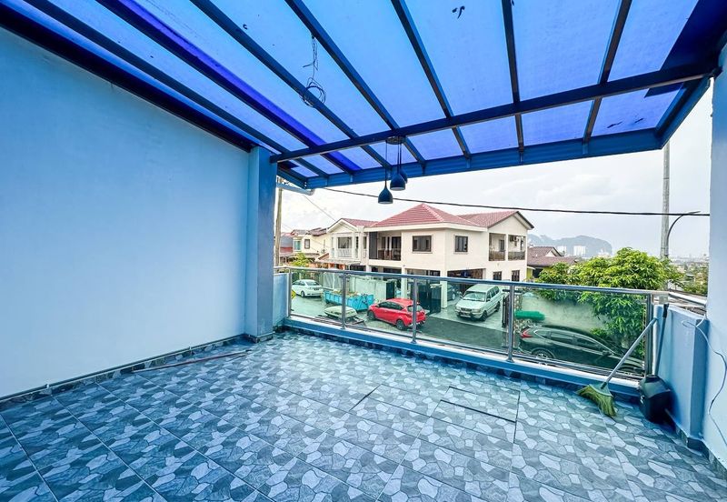 (BALCONY) Gated Guarded Renovated 3 Storey Terrace Taman Selayang Mulia 