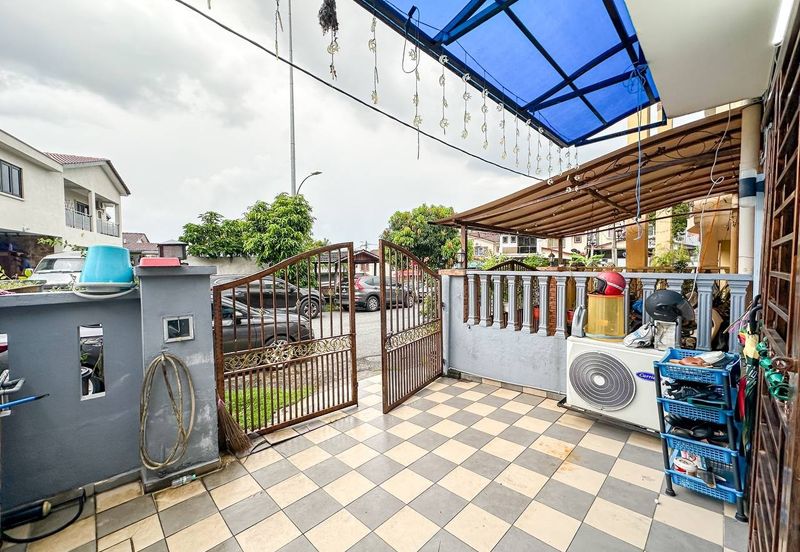 (BALCONY) Gated Guarded Renovated 3 Storey Terrace Taman Selayang Mulia 