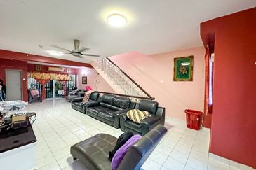 (BALCONY) Gated Guarded Renovated 3 Storey Terrace Taman Selayang Mulia 