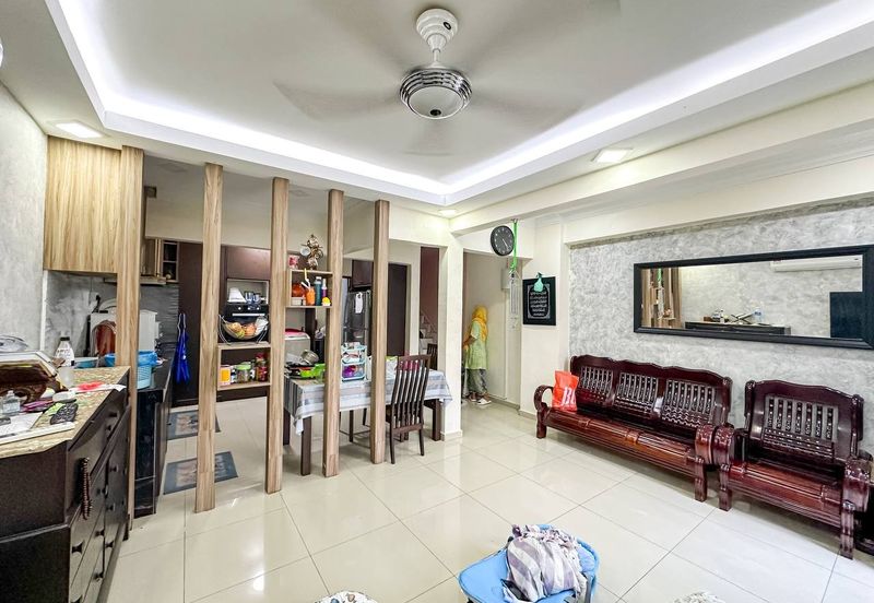 (BALCONY) Gated Guarded Renovated 3 Storey Terrace Taman Selayang Mulia 