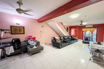 (BALCONY) Gated Guarded Renovated 3 Storey Terrace Taman Selayang Mulia 