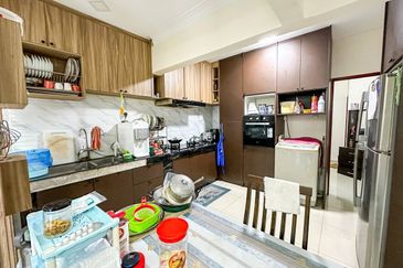 (BALCONY) Gated Guarded Renovated 3 Storey Terrace Taman Selayang Mulia 