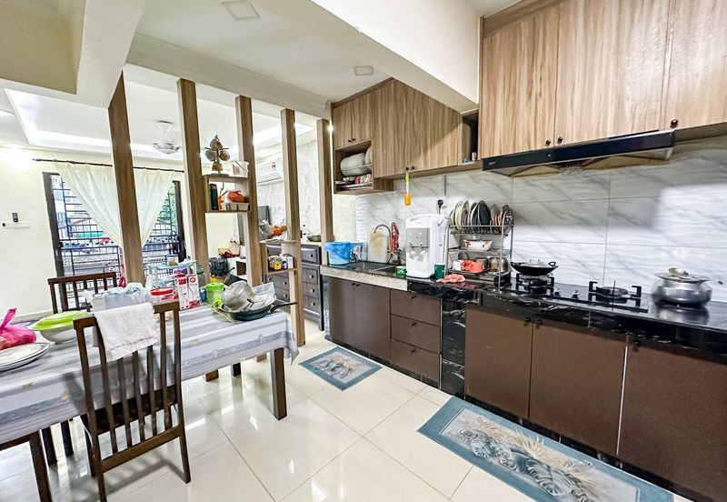 (BALCONY) Gated Guarded Renovated 3 Storey Terrace Taman Selayang Mulia 