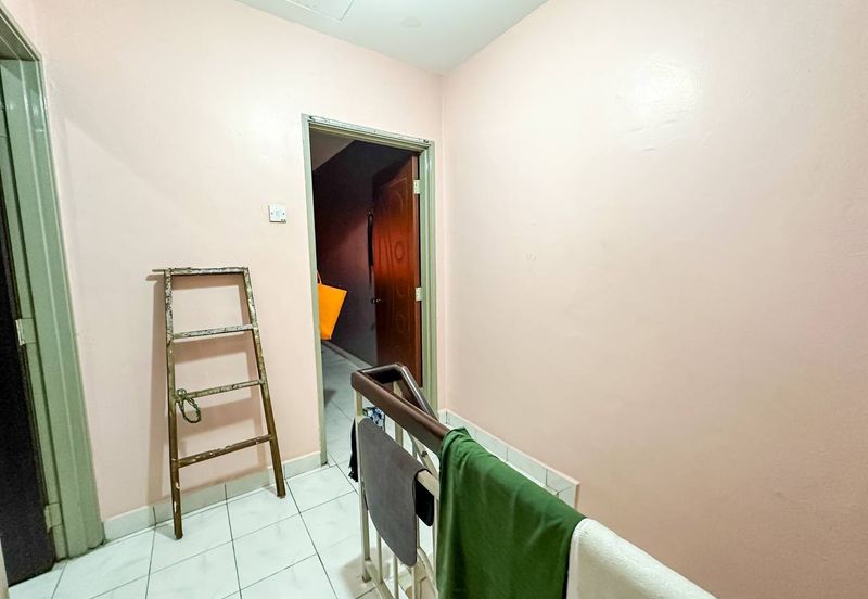 (BALCONY) Gated Guarded Renovated 3 Storey Terrace Taman Selayang Mulia 