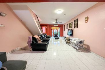 (BALCONY) Gated Guarded Renovated 3 Storey Terrace Taman Selayang Mulia 