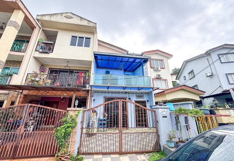 (BALCONY) Gated Guarded Renovated 3 Storey Terrace Taman Selayang Mulia 