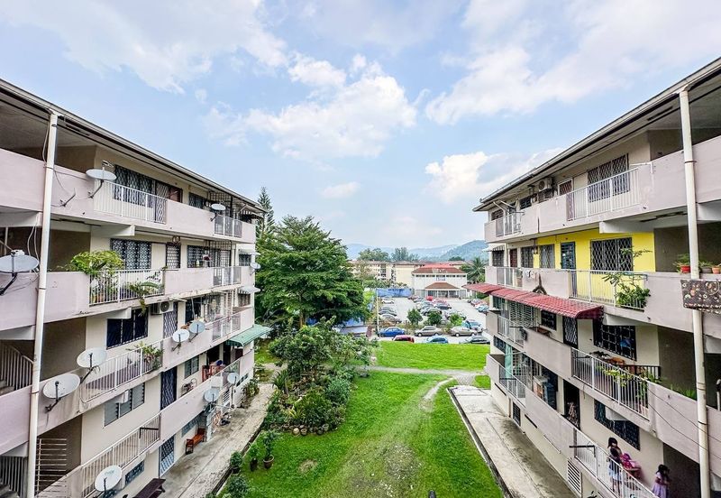 (WELL CONDITION) Flat Seksyen 4, Wangsa Maju Kuala Lumpur