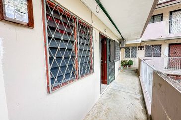(WELL CONDITION) Flat Seksyen 4, Wangsa Maju Kuala Lumpur