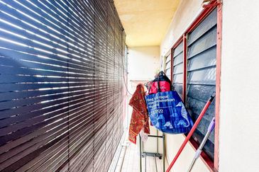 (WELL CONDITION) Flat Seksyen 4, Wangsa Maju Kuala Lumpur