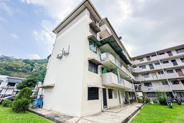 (WELL CONDITION) Flat Seksyen 4, Wangsa Maju Kuala Lumpur