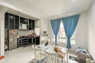 (RENOVATED) Pangsapuri Valencia, Taman Sri Muda, Shah Alam (LEVEL 4)