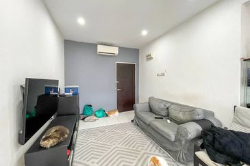 (RENOVATED) Pangsapuri Valencia, Taman Sri Muda, Shah Alam (LEVEL 4)