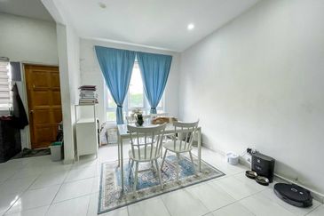 (RENOVATED) Pangsapuri Valencia, Taman Sri Muda, Shah Alam (LEVEL 4)