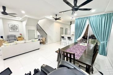 (RENOVATED) Endlot 2 Storey Terrace Ceri 3 @ Bandar Hillpark Puncak Alam 