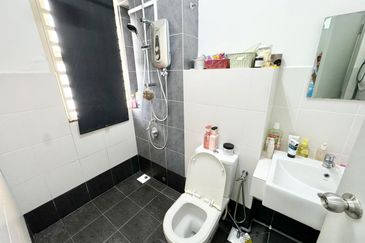 (RENOVATED) Endlot 2 Storey Terrace Ceri 3 @ Bandar Hillpark Puncak Alam 