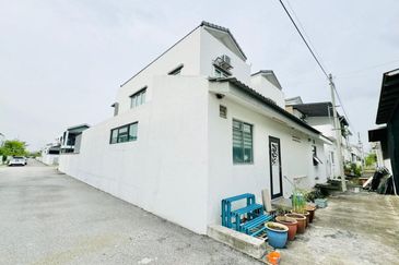 (RENOVATED) Endlot 2 Storey Terrace Ceri 3 @ Bandar Hillpark Puncak Alam 