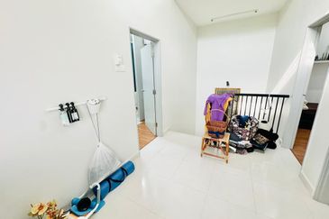 (RENOVATED) Endlot 2 Storey Terrace Ceri 3 @ Bandar Hillpark Puncak Alam 