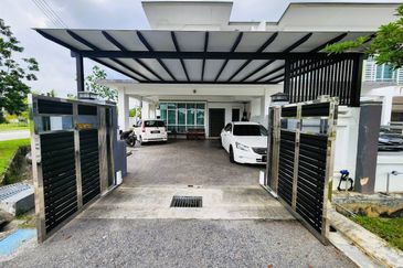 (CORNER LOT) Renovated 2 Storey Pines 2, Bandar Hillpark, Puncak Alam