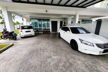 (CORNER LOT) Renovated 2 Storey Pines 2, Bandar Hillpark, Puncak Alam