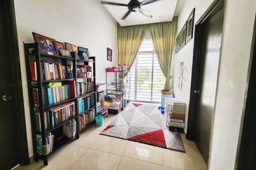 (CORNER LOT) Renovated 2 Storey Pines 2, Bandar Hillpark, Puncak Alam