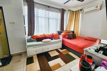(CORNER LOT) Renovated 2 Storey Pines 2, Bandar Hillpark, Puncak Alam