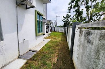 (CORNER LOT) Renovated 2 Storey Pines 2, Bandar Hillpark, Puncak Alam