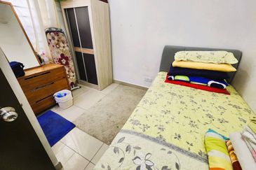 (CORNER LOT) Renovated 2 Storey Pines 2, Bandar Hillpark, Puncak Alam