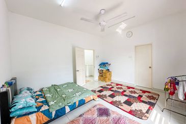 (GATED GUARDED) 2 Storey Terrace Taman Dato Demang @ Bandar Putra Permai Seri Kembangan