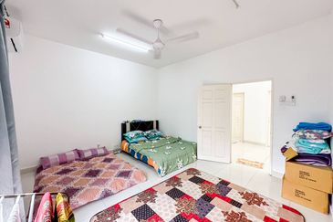 (GATED GUARDED) 2 Storey Terrace Taman Dato Demang @ Bandar Putra Permai Seri Kembangan