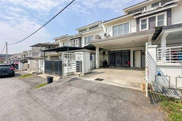 (GATED GUARDED) 2 Storey Terrace Taman Dato Demang @ Bandar Putra Permai Seri Kembangan