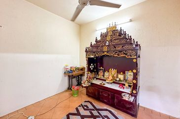 (RENOVATED) Intermediate 2 Storey Terrace House Taman Bukit Indah Fasa 3, Ampang