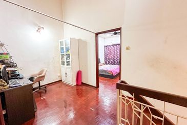 (RENOVATED) Intermediate 2 Storey Terrace House Taman Bukit Indah Fasa 3, Ampang