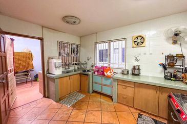 (RENOVATED) Intermediate 2 Storey Terrace House Taman Bukit Indah Fasa 3, Ampang