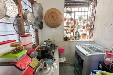 (RENOVATED) Endlot Pangsapuri Kayangan Taman Kajang Utama Kajang 