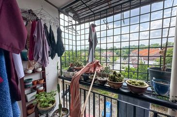 (RENOVATED) Endlot Pangsapuri Kayangan Taman Kajang Utama Kajang 