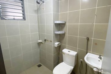 (GATED GUARDED) Renovated 2 Storey Irama Perdana LBS Alam Perdana, Puncak Alam 