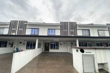 (GATED GUARDED) Renovated 2 Storey Irama Perdana LBS Alam Perdana, Puncak Alam 
