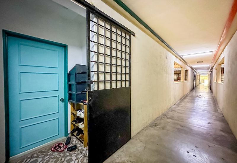 (GATED GUARDED) Laksamana Puri Condominium, Batu Caves