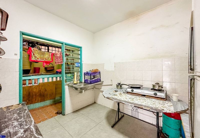 (GATED GUARDED) Laksamana Puri Condominium, Batu Caves