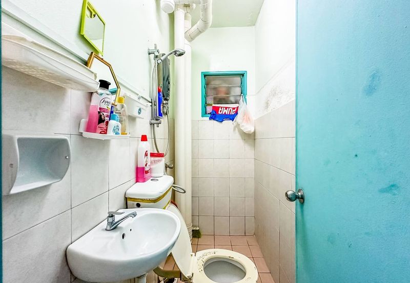 (GATED GUARDED) Laksamana Puri Condominium, Batu Caves