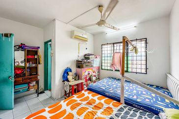 (GATED GUARDED) Laksamana Puri Condominium, Batu Caves