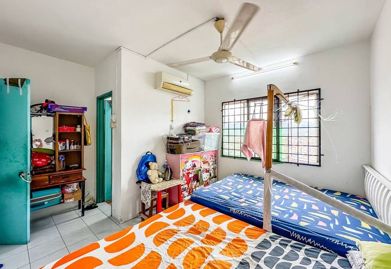 (GATED GUARDED) Laksamana Puri Condominium, Batu Caves