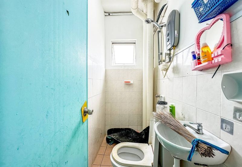 (GATED GUARDED) Laksamana Puri Condominium, Batu Caves