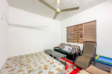 (GATED GUARDED) Laksamana Puri Condominium, Batu Caves