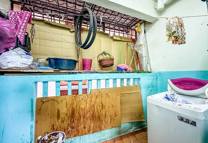 (GATED GUARDED) Laksamana Puri Condominium, Batu Caves