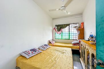 (GATED GUARDED) Laksamana Puri Condominium, Batu Caves