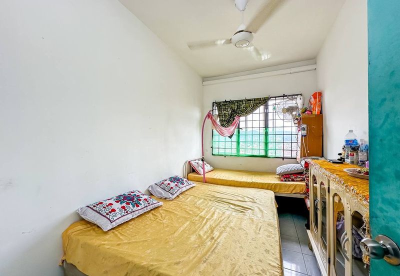 (GATED GUARDED) Laksamana Puri Condominium, Batu Caves