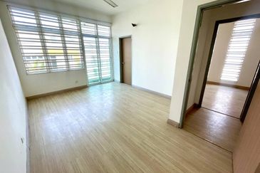 (GATED GUARDED) 2 Storey Semi-D Greenhill Residence Seksyen U10 Shah Alam